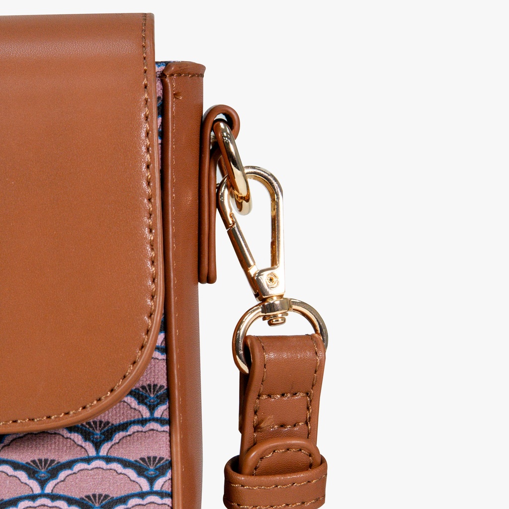 Htate Htar Beige Flap Bag