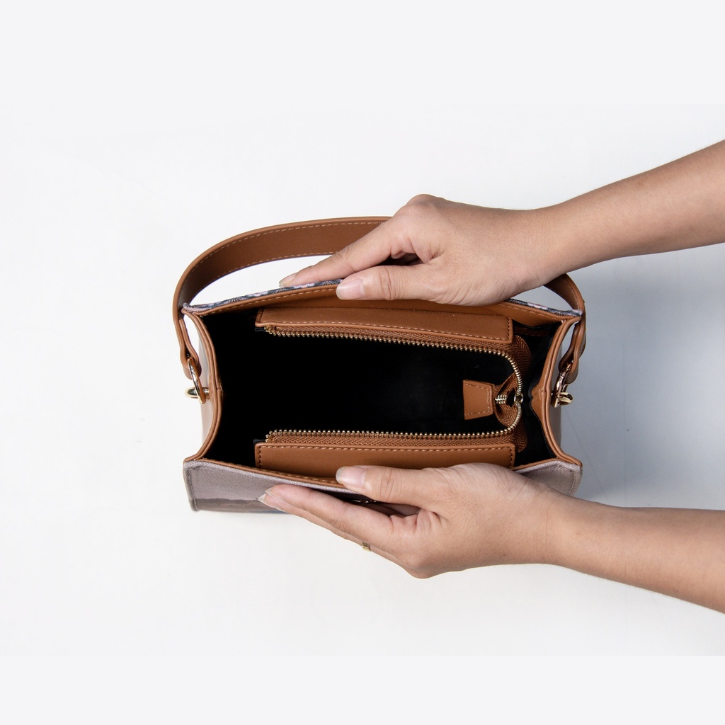 Htate Htar Beige Mini Shopper Bag