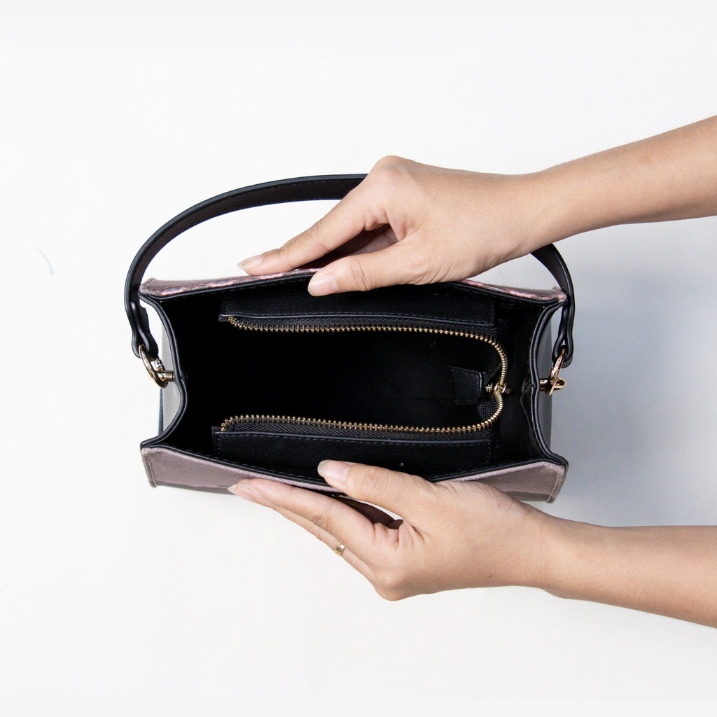 Htate Htar Black Mini Shopper Bag