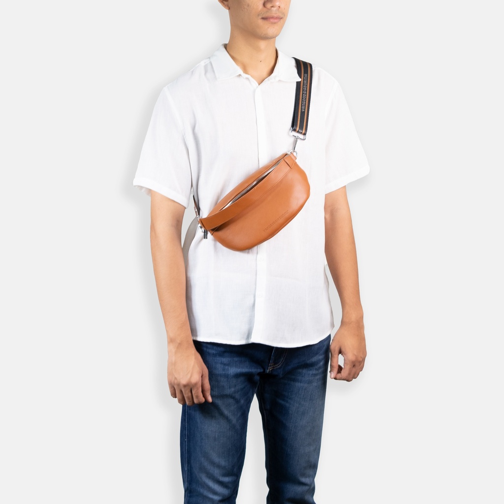 Sisburma Tea Crescent Belt Bag